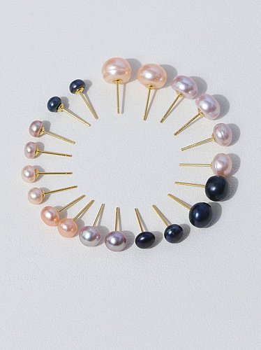 Aretes minimalistas irregulares de perla de agua dulce de latón
