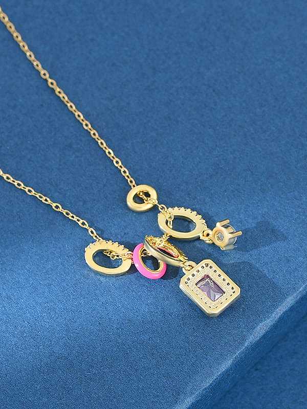 Geometrische, zierliche Halskette aus Messing mit kubischem Zirkonia in Rosa