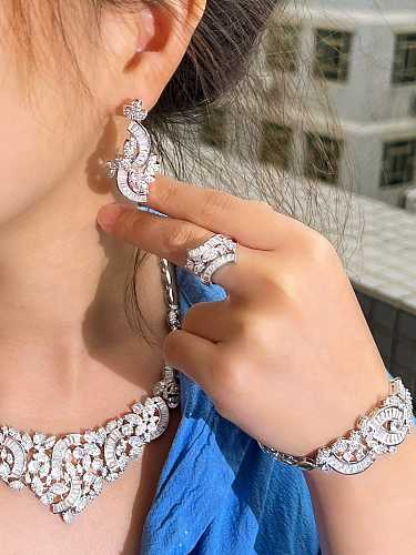 Laiton cubique zircone luxe fleur bague boucle d'oreille bracelet et collier ensemble