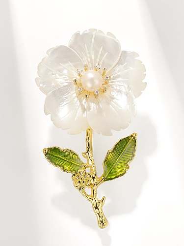 Broche Dainty Fleur de Perle d'eau Douce en Laiton