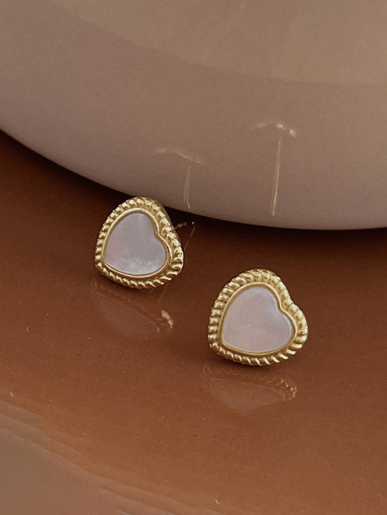 925 Sterling Silver Shell Heart Minimalist Stud Earring