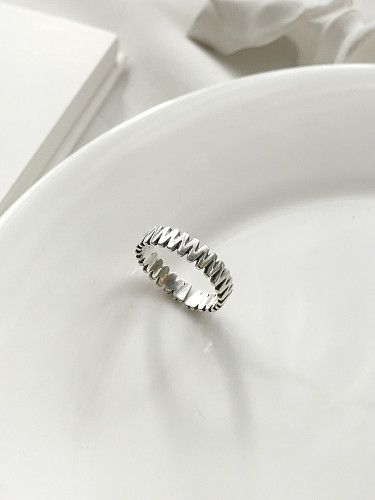 خاتم من الفضة الإسترليني بتصميم هندسي مقاس حر