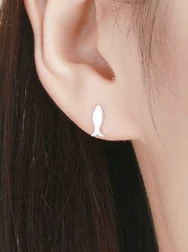 925 Sterling Silver Asymmetrical Fish Cat Cute Stud Earring