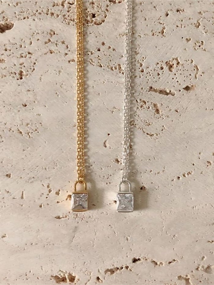 Minimalistische Halskette aus 925er Sterlingsilber mit Zirkonia-Medaillon