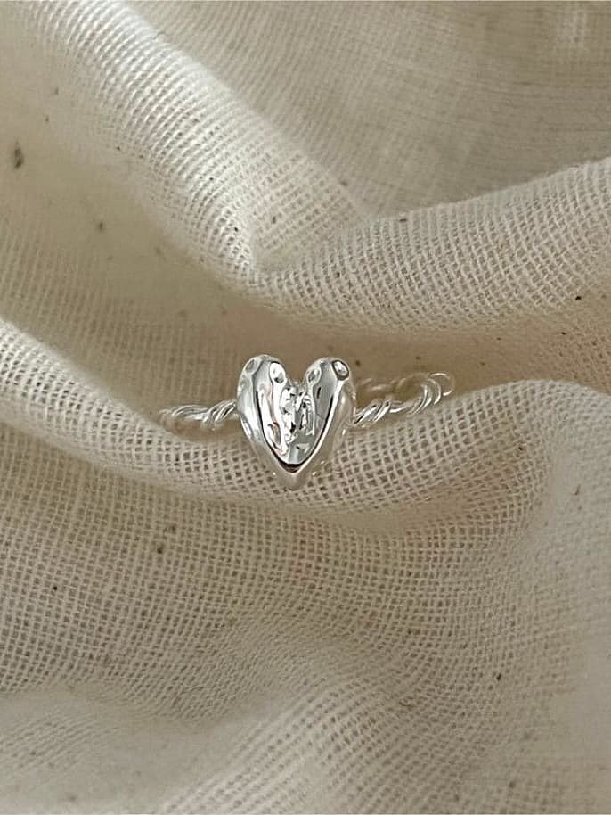 925 Sterling Silver Heart Vintage Band Ring