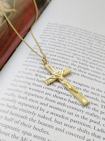 Kreuz-Jesus-Halskette aus reinem Silber, vergoldet