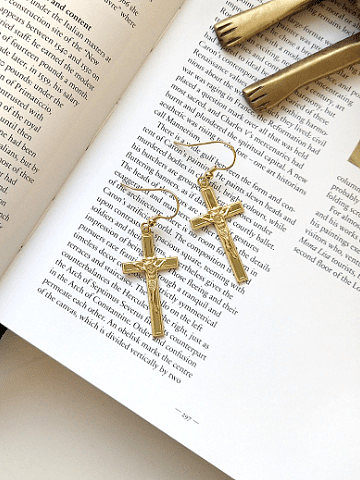 Boucles d'oreilles en argent sterling avec croix en or