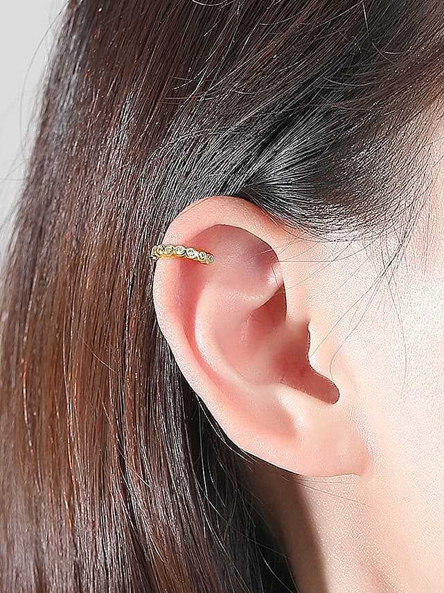 Boucle d'oreille minimaliste géométrique en argent sterling 925 avec zircon cubique