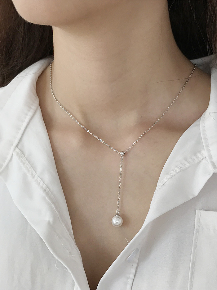 Schlanke Halskette aus synthetischen Perlen aus Sterlingsilber