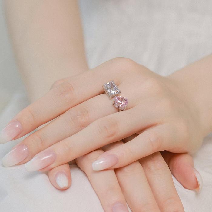A Ice Flower Cut Zirconia Toe Ring