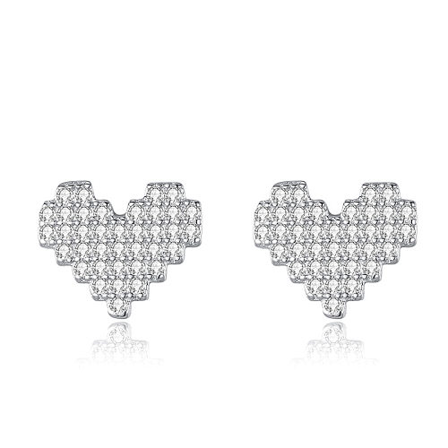 Boucles d'oreilles à tige en forme de cœur en argent sterling avec zircones scintillantes