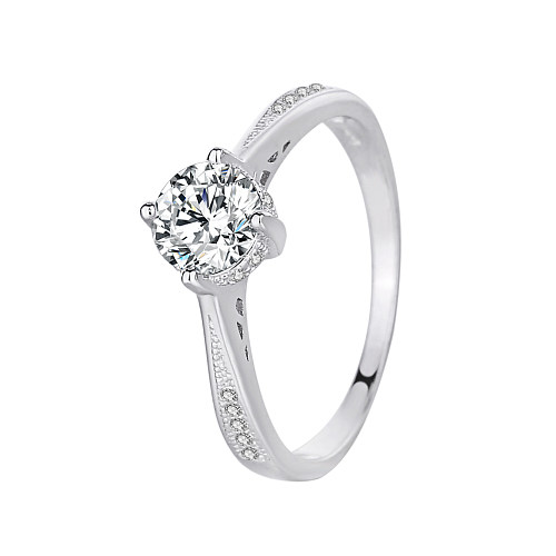 Bague solitaire en argent et zircone cubique