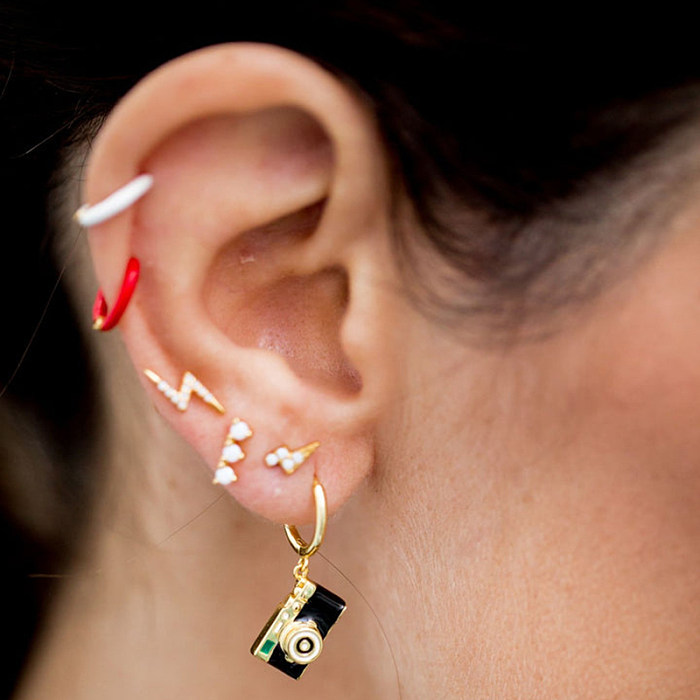 Pendientes de aro plateados para niños con cámara