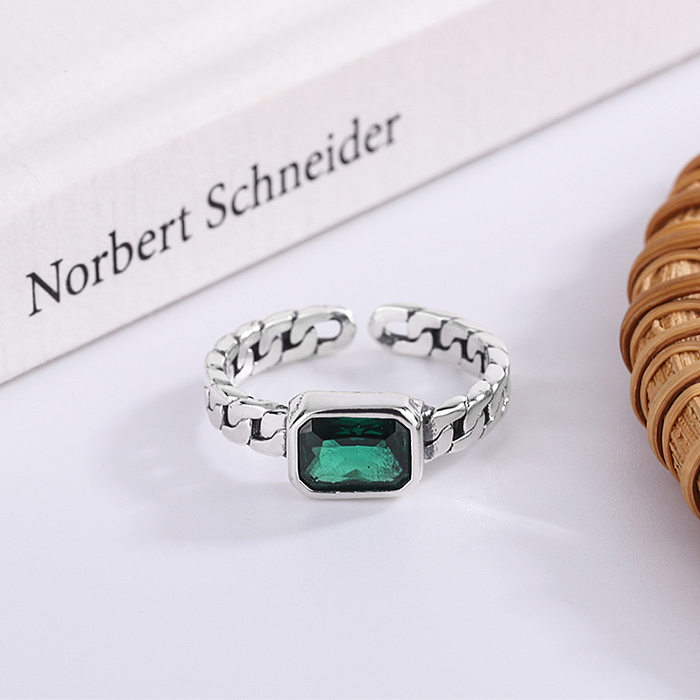 Verdrehte offene Vintage-Ringe mit Smaragd-Zirkonia