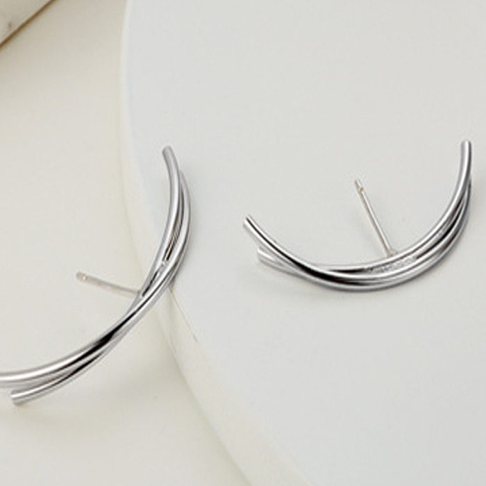 Unique Round Wires Stud Earring