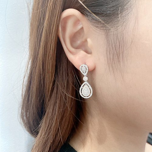 Boucle d'oreille goutte d'eau en argent et zircon cubique