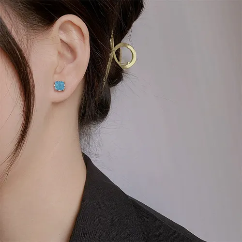 Vintage Blue Zirconia Iris Stud Earrings