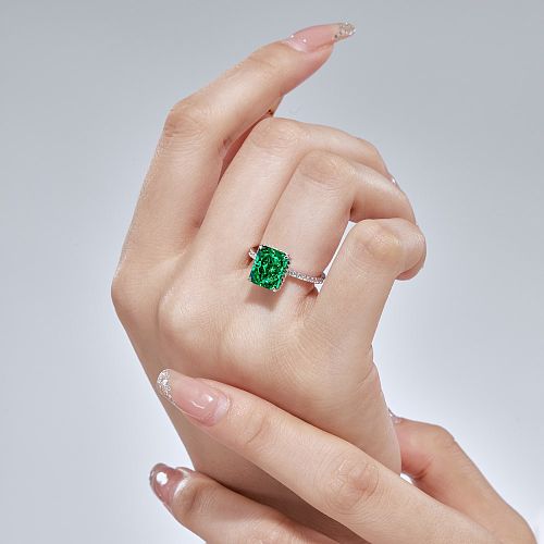 Sterling Silver A Emerald Zirconia Solitaire Ring