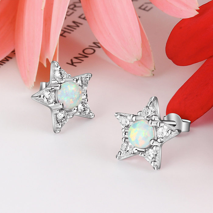 Boucle d'oreille à tige en opale et étoile en zircone