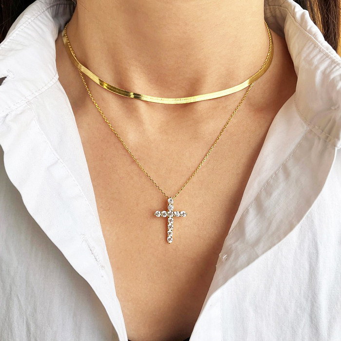 Halskette mit Kreuzanhänger aus Sterlingsilber mit Zirkonia