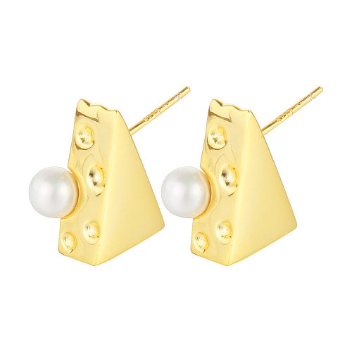 Pendiente triangular con perlas de queso