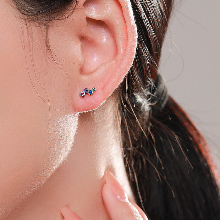 Boucles d'oreilles à tige en argent sterling avec zircones colorées