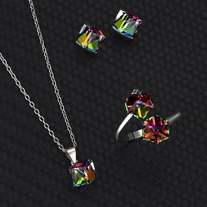 Halsketten-Ohrring-Set mit Würfelanhänger aus österreichischen Kristallen