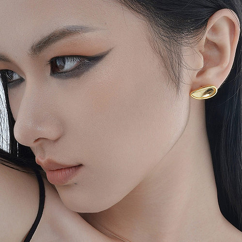Geometric Camber Concave Stud Earring