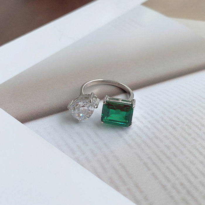 Elegant Emerald Zirconia Toe Ring