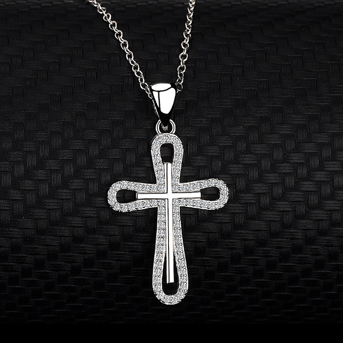 Collier pendentif croix en zircone cubique