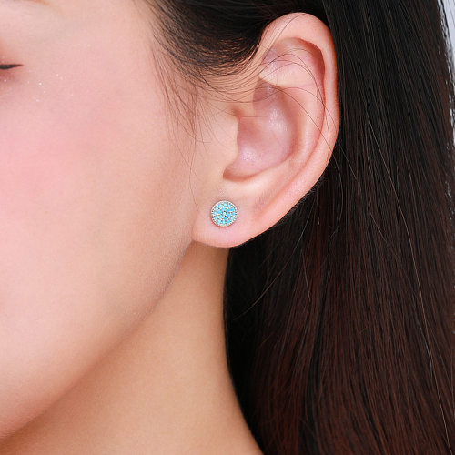 Élégante boucle d'oreille à tige en zircone turquoise