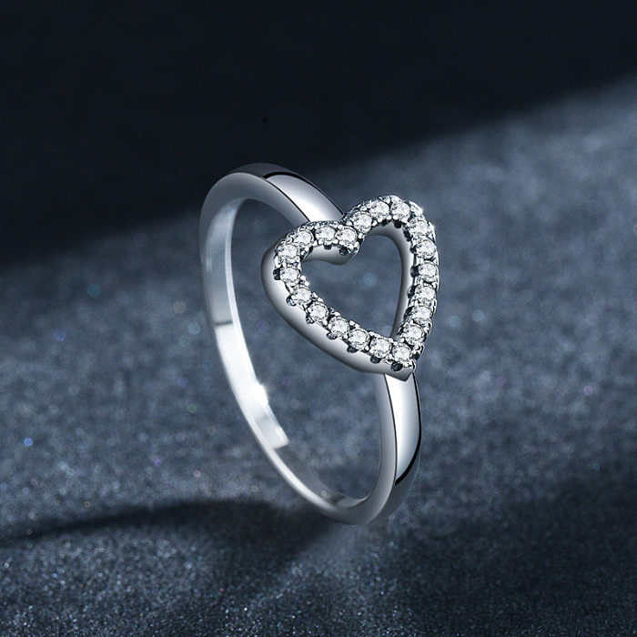 Anéis de coração de zircônia em prata esterlina