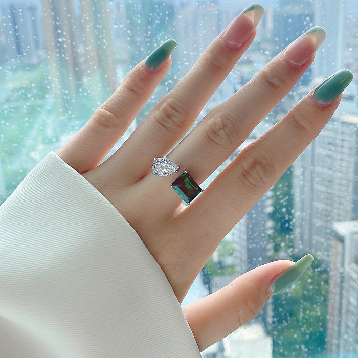 Elegant Emerald Zirconia Toe Ring