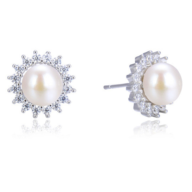 Elegant Pearl Zirconia Flower Stud Earrings