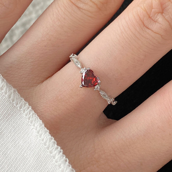 Bague de fête de mariage coeur en zircone rouge