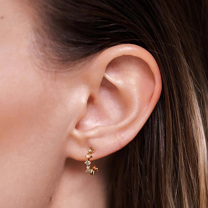 Boucles d'oreilles à tige en argent sterling avec zircones scintillantes