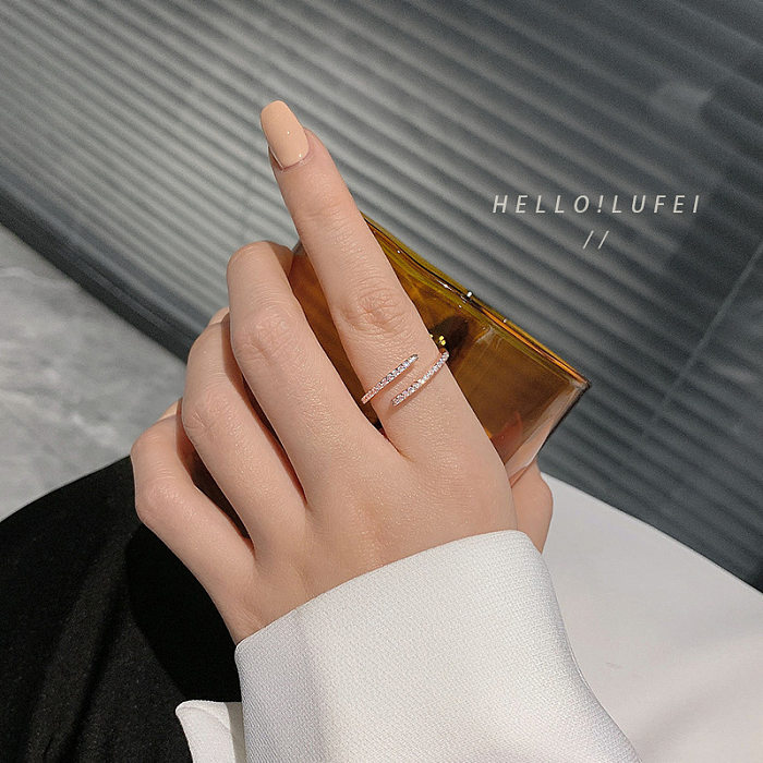 1 Stück modischer offener Ring mit geometrischem Kupfer-Inlay und Zirkon