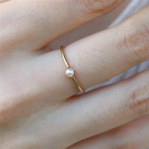 Anéis de pérolas artificiais folheados a ouro de cobre geométrico de estilo simples