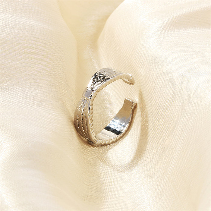 Einfacher offener Ring mit geometrischer Kupferbeschichtung und 18-Karat-Vergoldung