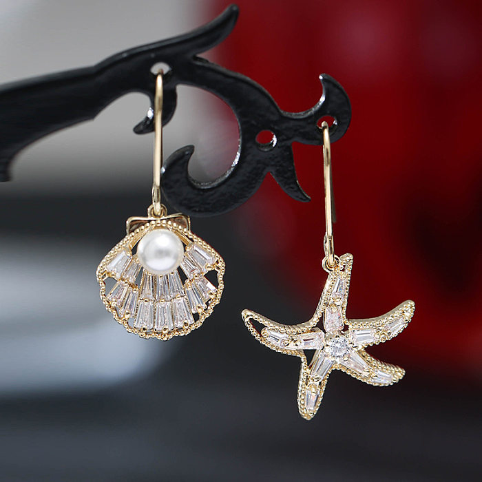1 par de ganchos para la oreja de perlas artificiales de cobre con incrustaciones de concha de mar de vacaciones