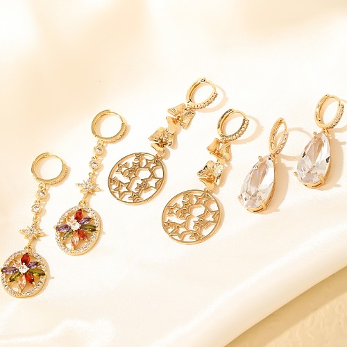 1 Paar lässige Stern-Wassertropfen-Blumenüberzug-Inlay-Kupfer-Zirkon-vergoldete Tropfen-Ohrringe