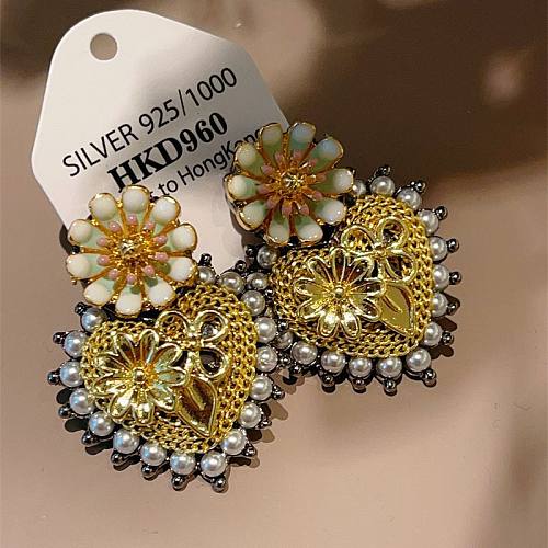 1 Paar originelle Design-Ohrringe in Herzform mit Inlay aus Kupfer und künstlichen Perlen