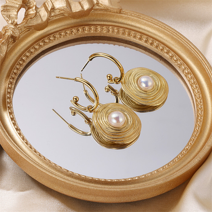 Elegante Dame mit geometrischer Edelstahl-Beschichtung, Inlay, Perle, 18 Karat vergoldet, Ringe, Ohrringe, Halskette