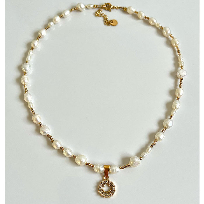 Collier pendentif rond rétro avec visage souriant, incrustation de perles en cuivre et Zircon plaqué or
