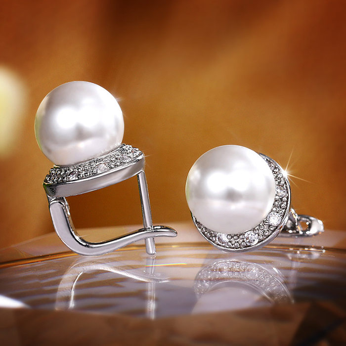 Einfache modische runde Zirkon-Perlen-Kupfer-Ohrringe im Großhandel