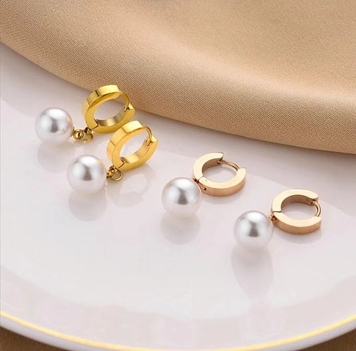 Niedliche runde Halskette mit vergoldeten Ohrringen und Ohrringen aus Titanstahl mit künstlichen Perlen