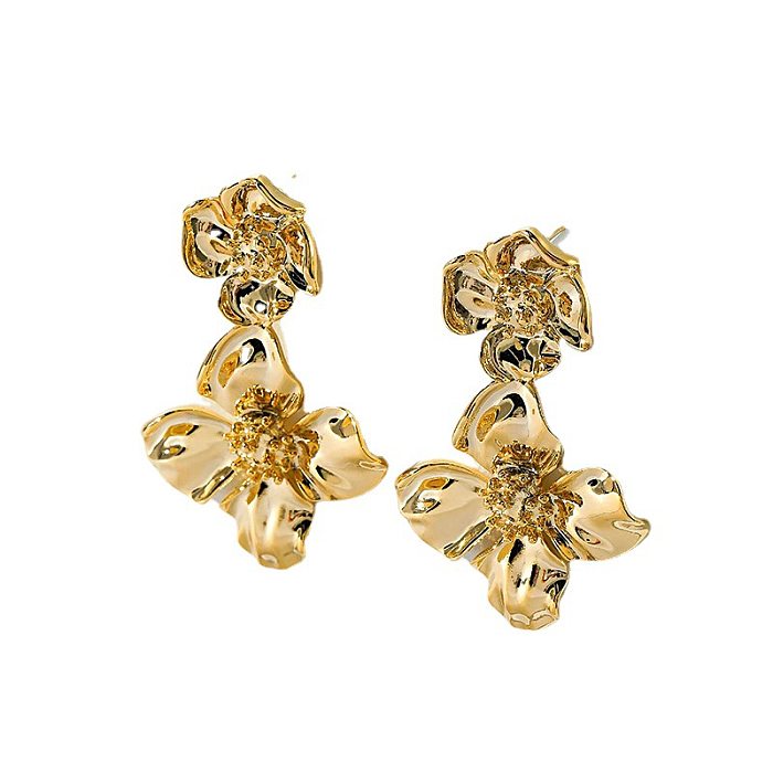 1 Pair Retro Flower Plating Copper Gold Plated Drop Earrings
