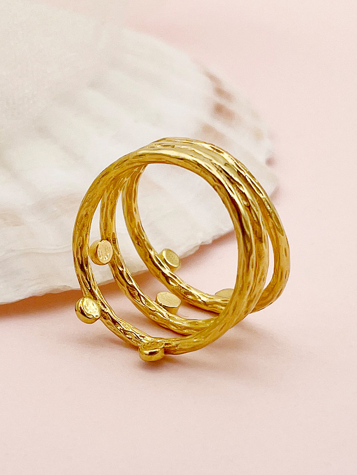 Anéis folheados a ouro de aço inoxidável do zircão da cor sólida do estilo clássico no volume