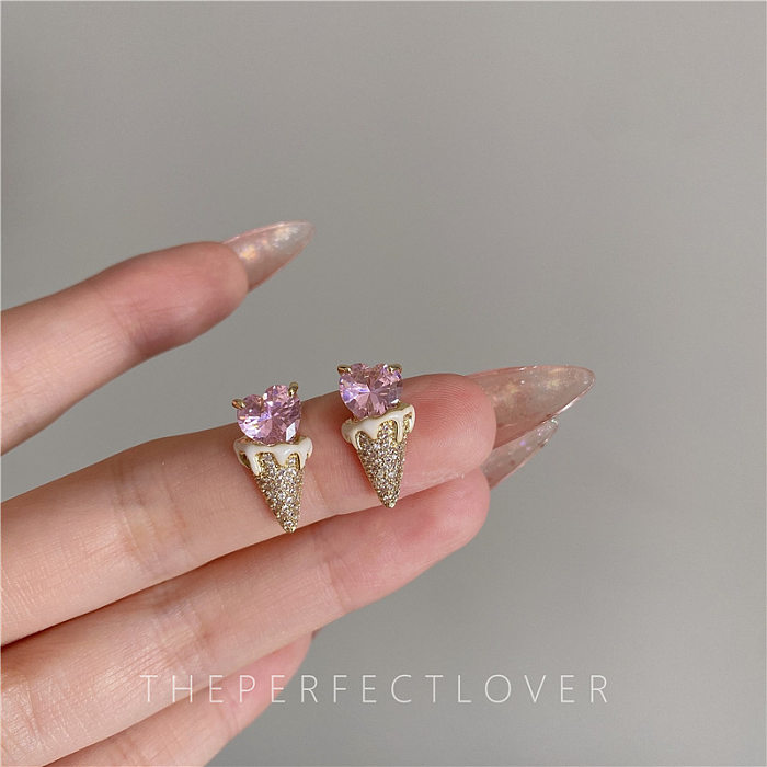 1 par de brincos de orelha de zircônia com incrustações de cobre em formato de coração de princesa