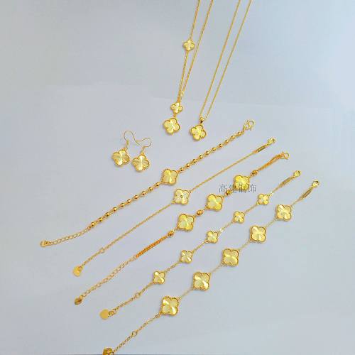 Pulseiras elegantes geométricas banhadas a ouro com revestimento de latão de cor sólida
